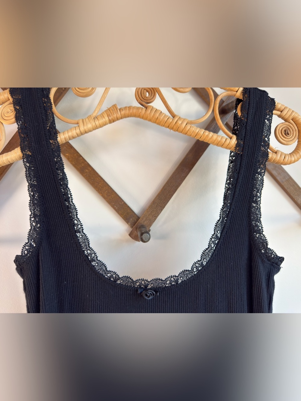 SKIMS | Soft Lounge Lace Scoop Neck Maxi | Onyx | XS - Picture 2 of 5